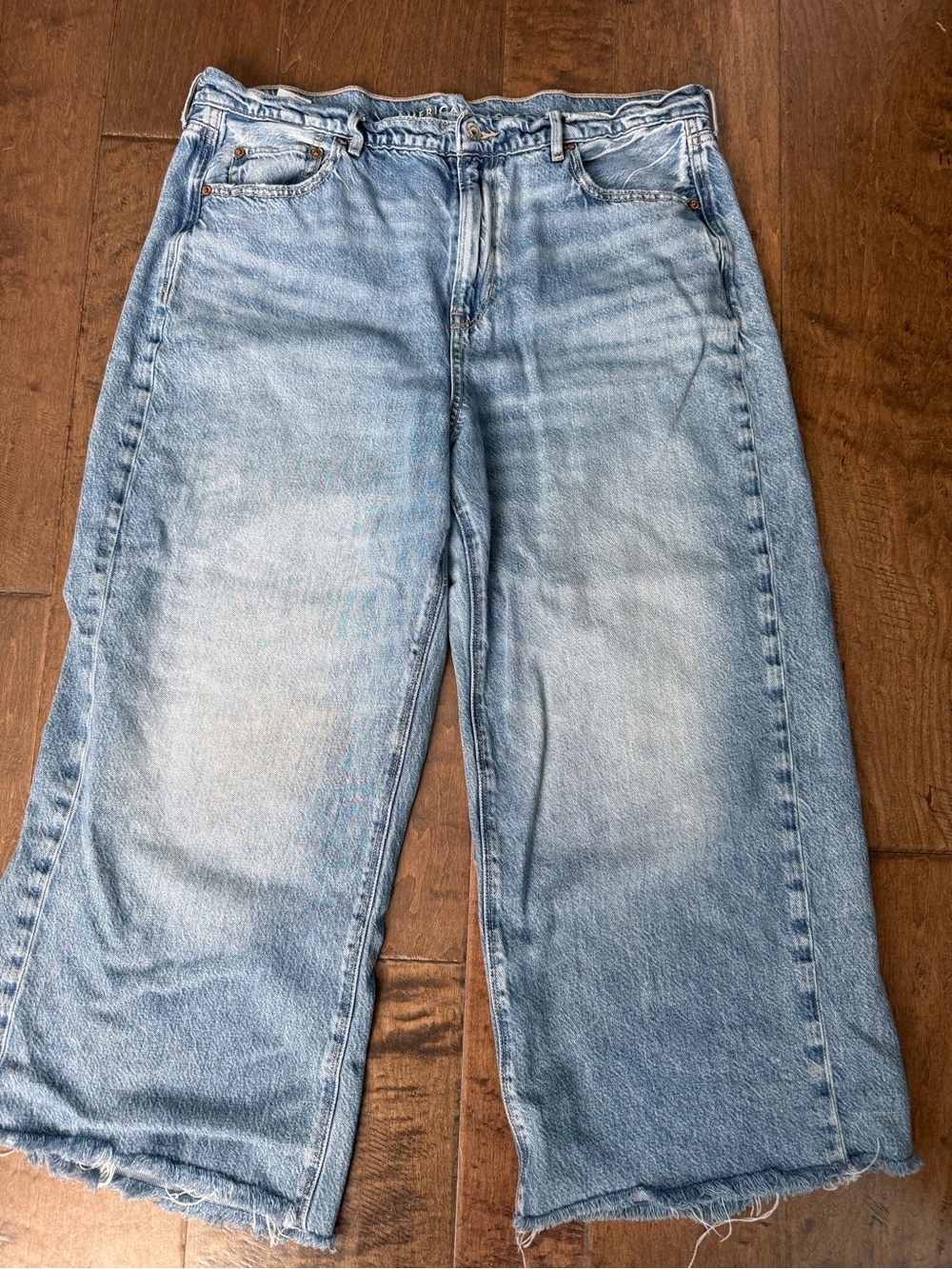 American Eagle Outfitters Light Wash Straight-Leg Jeans